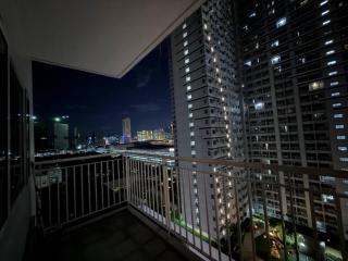 Staycation big room sm north grass residences 2 bed - 2