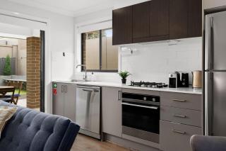 The Stayover - Your Wine Country Base - 3