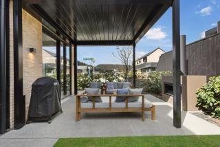 Modern 3-Bed Villa with Mountain Views - 9