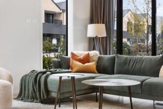 Modern 3-Bed Villa with Mountain Views - 6