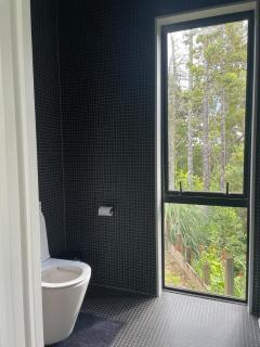 Spacious tree house with stunning harbour views - 3