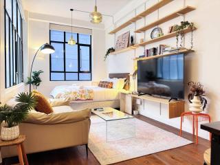 Charming City Nook Steps From Everything Queen St - 0