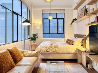 Charming City Nook Steps From Everything Queen St - 6