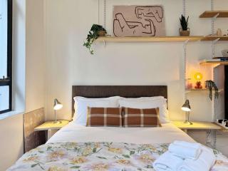 Charming City Nook Steps From Everything Queen St - 9