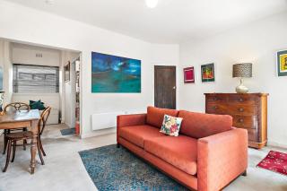 Sunny 1-Bed with Parking near Arts Precinct - 8