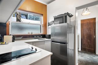 Sunny 1-Bed with Parking near Arts Precinct - 5