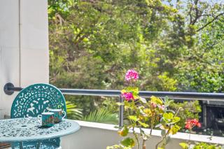 Sunny 1-Bed with Parking near Arts Precinct - 6