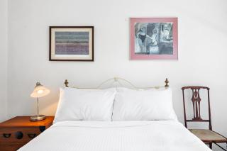 Sunny 1-Bed with Parking near Arts Precinct - 2