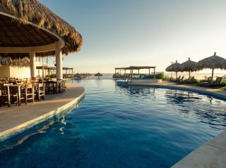 Beachfront Condo in Acapulco - 2