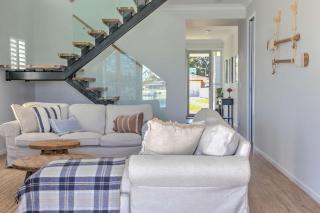 Docked at Yamba - Oceanstays - Pool Jetty - 7