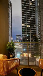 Luxe Earth Sanctuary in Melbourne CBD - 9