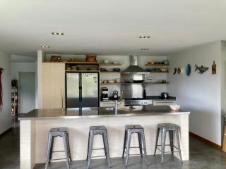 Tropical Oasis in the Heart of Māpua - 9