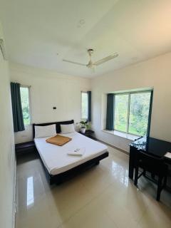 Budget scape pool villa - Munnar - 1