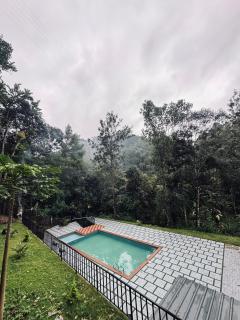 Budget scape pool villa - Munnar - 0
