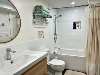 Renovated Cambridge Base Steps to Porter Sq - 5