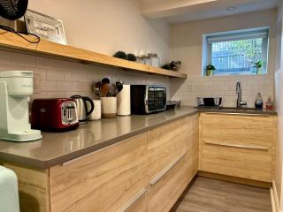 Renovated Cambridge Base Steps to Porter Sq - 4