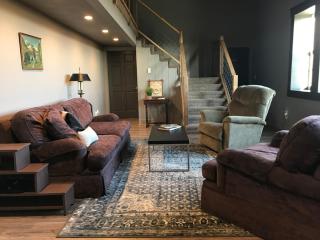 Stunning Rustic Converted Barn Country Getaway near Wabash, Indiana - 5