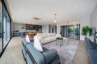 Designer Loft Villa Retreat in Pasak, Laguna Area - 8