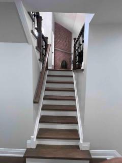 Beautiful Lake Side Neighbourhood Home in Ajax, ON - 8