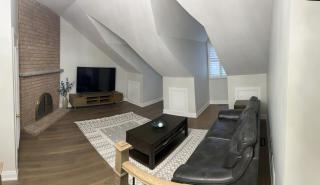 Beautiful Lake Side Neighbourhood Home in Ajax, ON - 3