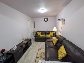 The Love Love Stay - Bsmt Suite - 9