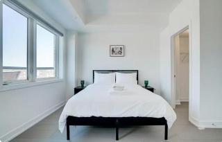 Downsview Park Luxury Townhome near Yorkdale Transit - 6