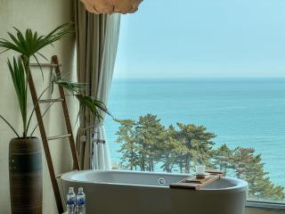 Qingdao Momer Cliff Ocean View Villas - 4