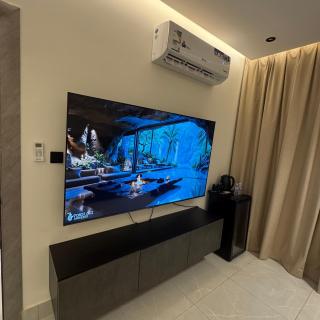 استديو دخول ذاتي وشاشة 75 بوصة - 9