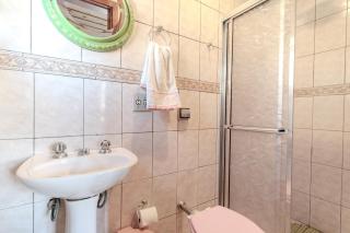 Casa da Fatima - 8 minutos de carro até Vila Capivari - 4