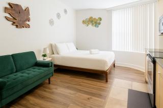 Luxury 1BR Apartment with Resort Amenities - Marina del Rey by the Docks - Los Angeles - 4