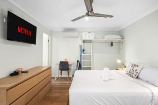 Smart Suites Self Check-in Apartments - Sunnybank Station - 4
