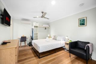 Smart Suites Self Check-in Apartments - Sunnybank Station - 7