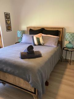 Captains Cottage - Pet Friendly Breakfast Included - 9