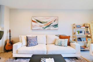 Central & Stylish - Modern Comfort in Christchurch - 3