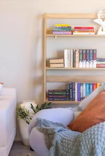 Central & Stylish - Modern Comfort in Christchurch - 4