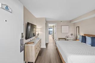 Oceanfront Resort | King Suite | Pools and Lazy River - 3