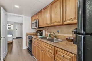 Oceanfront Resort | King Suite | Pools and Lazy River - 4