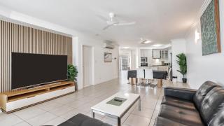 Ocean View 3-Bedroom Apartment on the Esplanade - 4