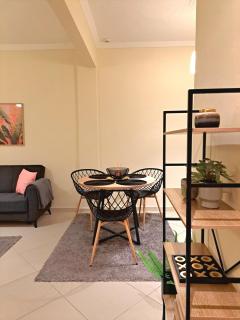 Cozy City Center Apartment - 2