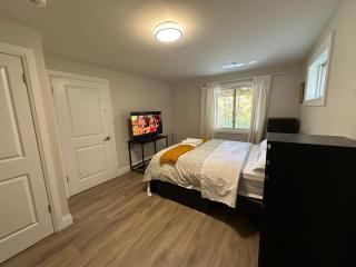 Luxurious Pvt room & Pvt heated floor bathroom near Airport - Kitchener - 2