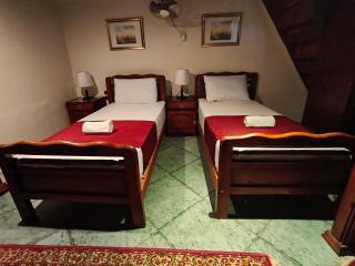 City House Guesthouse - 4
