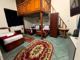 City House Guesthouse - 0