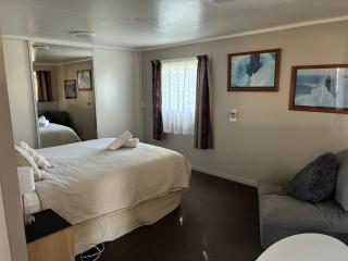 Quiet & Close to Town - 2