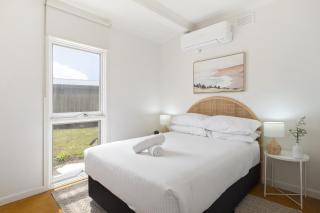 Spacious Coastal 4-Bed Steps from the Sand - 6