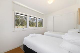 Spacious Coastal 4-Bed Steps from the Sand - 5