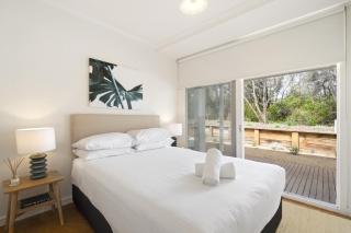 Spacious Coastal 4-Bed Steps from the Sand - 4