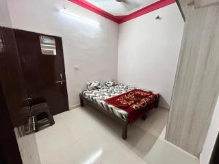 अनिरुद्ध होम स्टे - 8