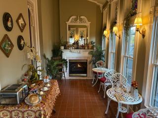 The Stegmaier Mansion Guest House - 9