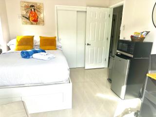 POOLSIDE MANOR - Men Only Clothing-Optional - 1