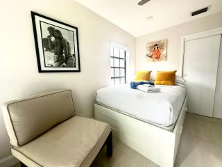 POOLSIDE MANOR - Men Only Clothing-Optional - 2